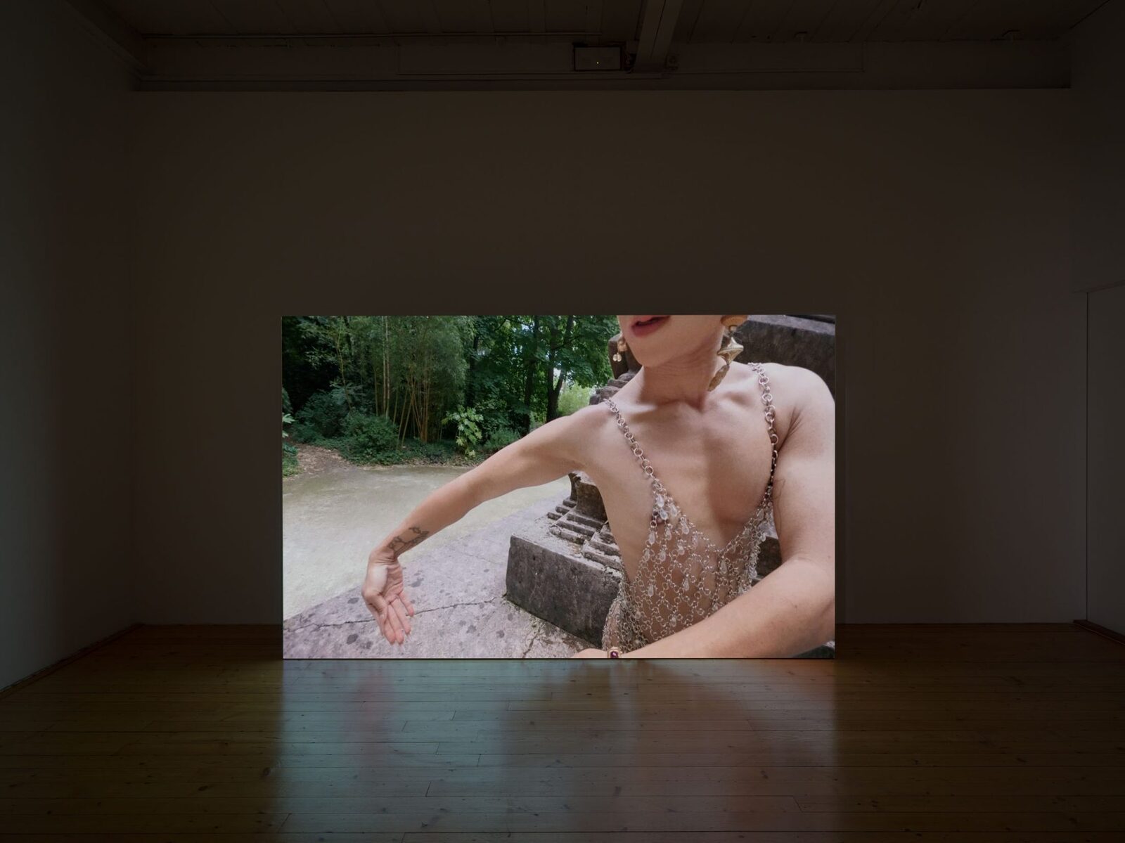 Image gallery Transmissions by Mira M. Yang – installation view