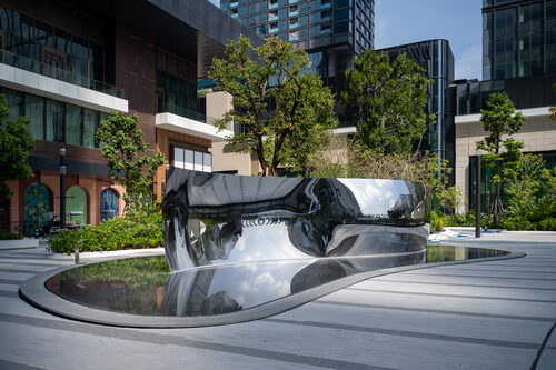 View featured artwork S-Curve by Anish Kapoor