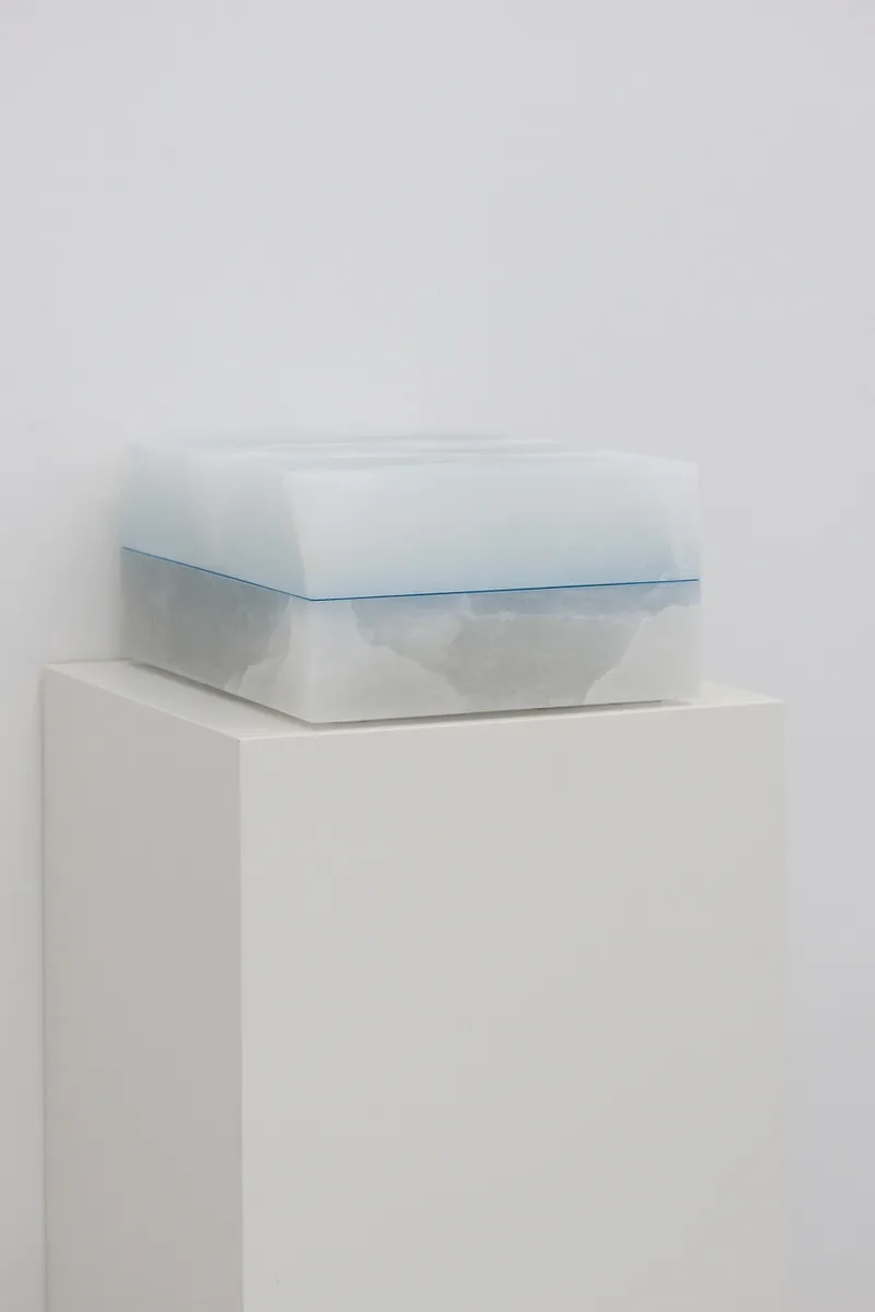 Scatola di colore (Pandora, azzurro del cielo) by Ettore Spalletti