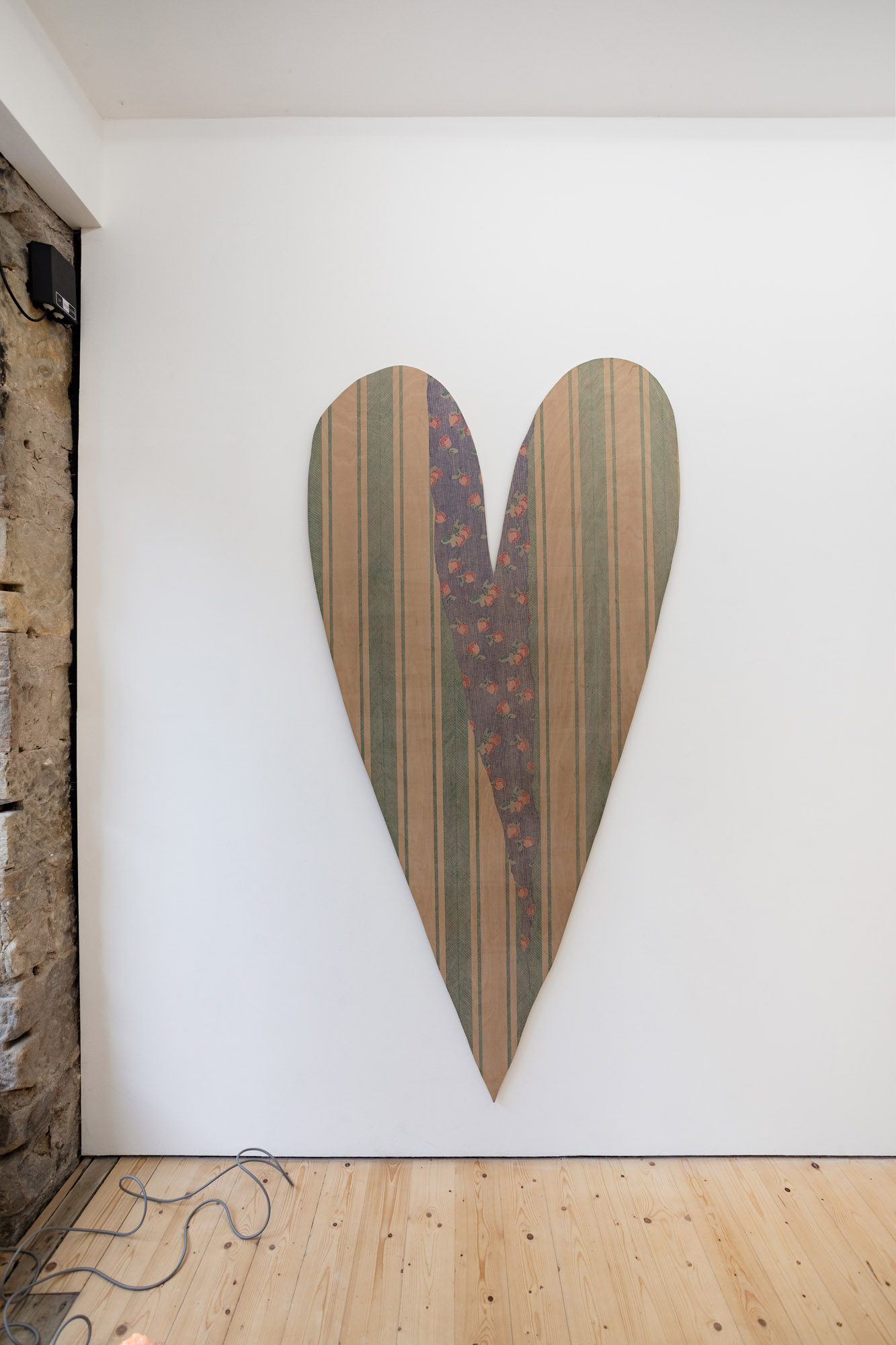 Lovebirds by Anaïs Comer – installation view