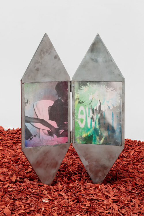 View featured artwork Medaillon by Anthony Ngoya