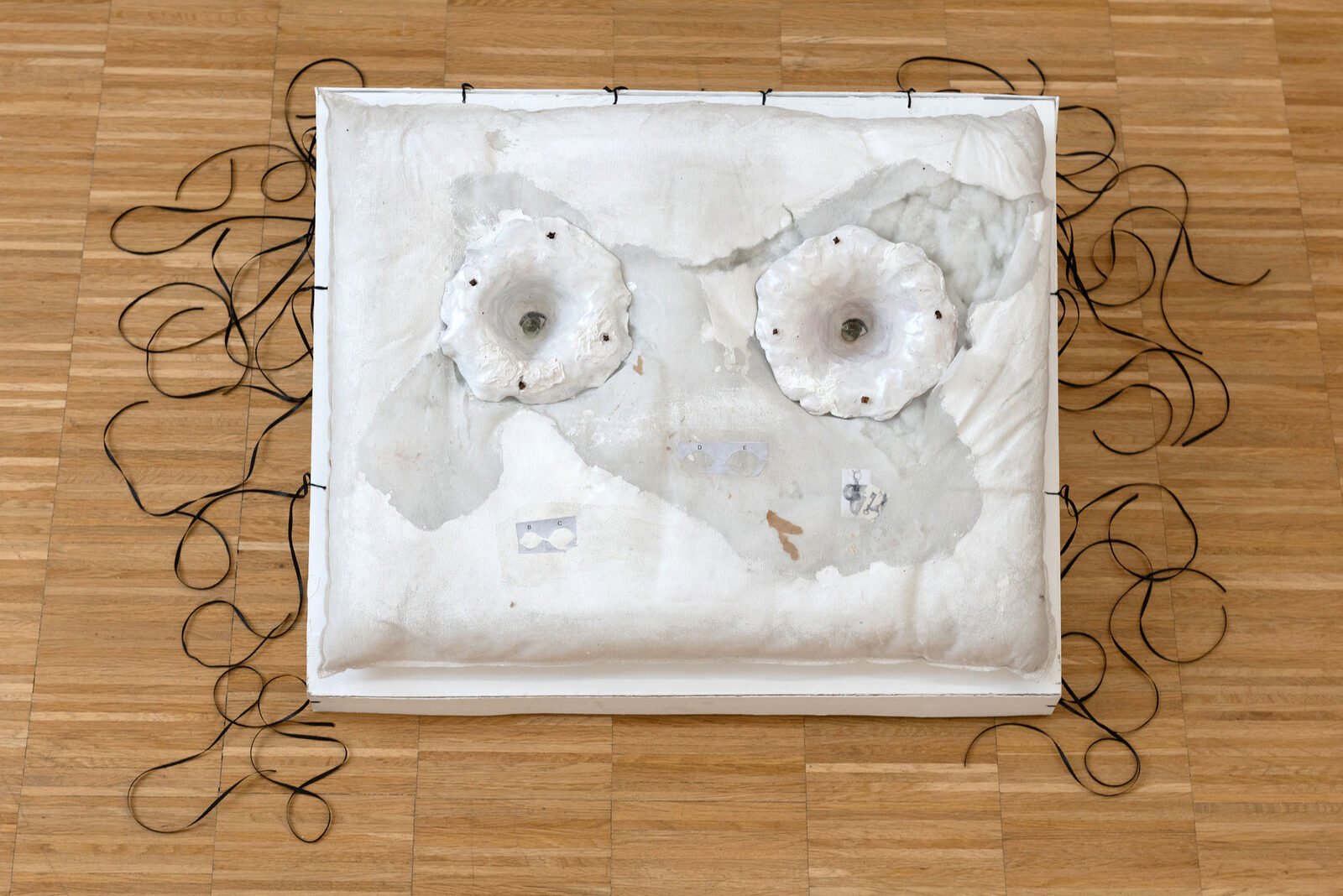 Image gallery My pillow is my friend by Iris Böhnlein – installation view
