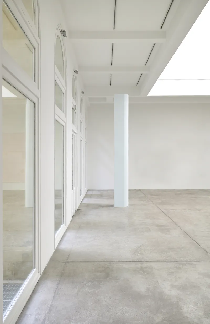 Image gallery Colonna sola by Ettore Spalletti