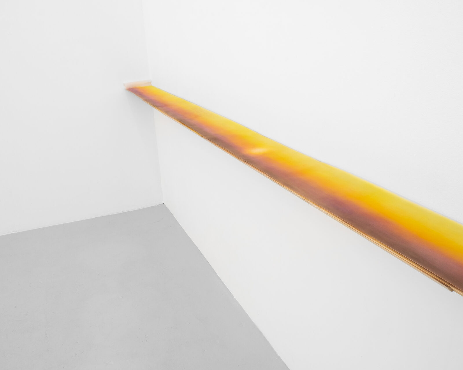 Held by the sky by Qian Cheng