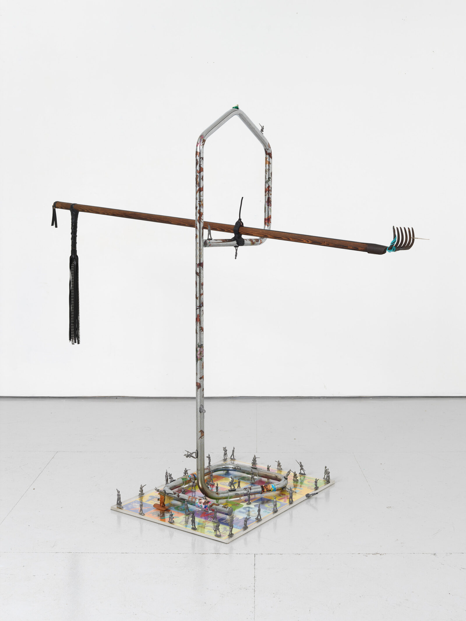 Multipass (Only two can play this game / Cat on tree) by Sinaida Michalskaja – installation view
