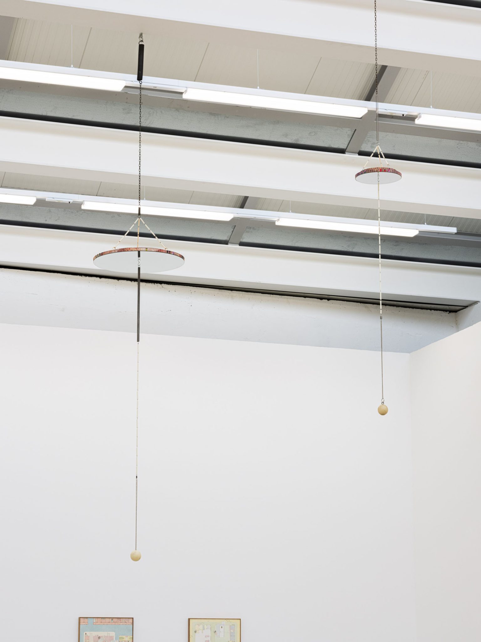 Mobiles (Divertir et Stimuler) by Alan Schmalz – installation view