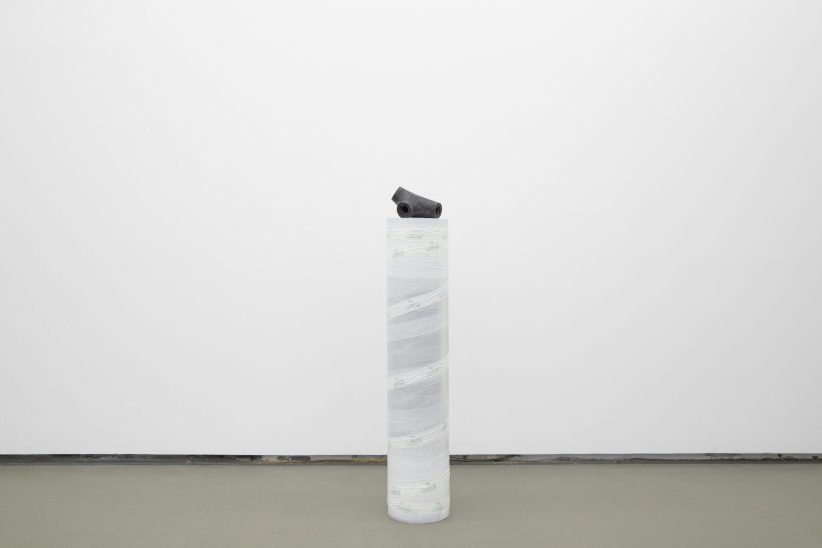 Image gallery Space Frame (Marquina Negro) 1 by Oscar Tuazon