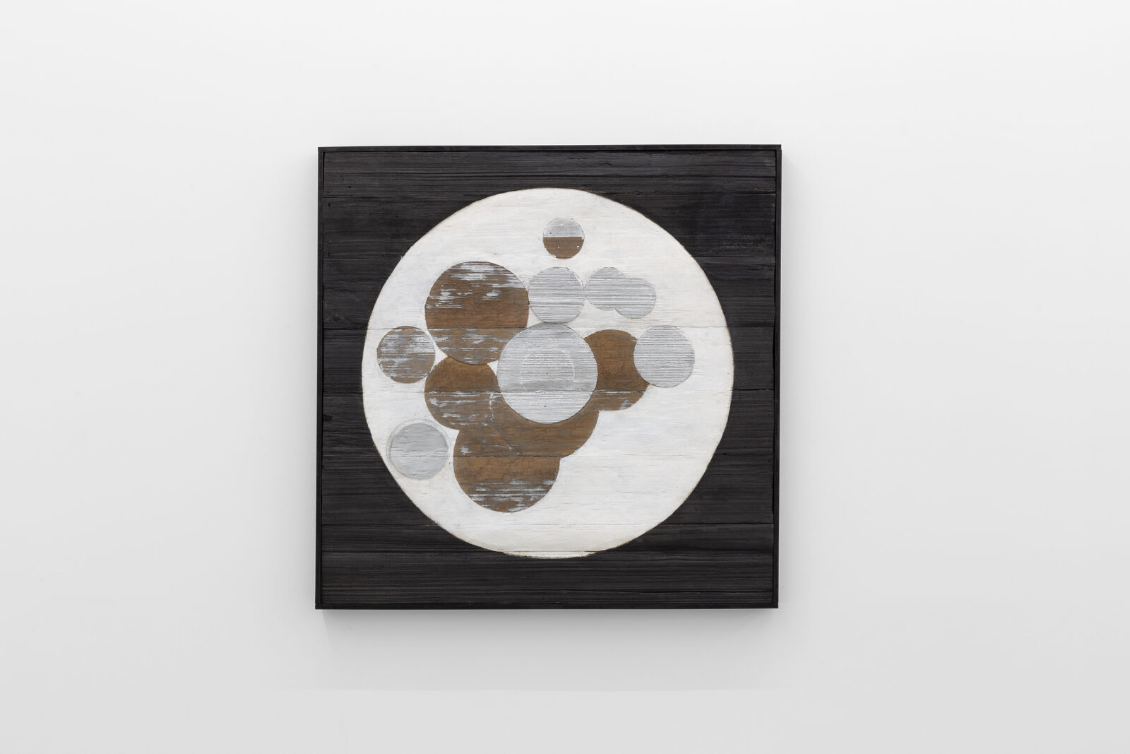 Image gallery Torn Moon by Oscar Tuazon