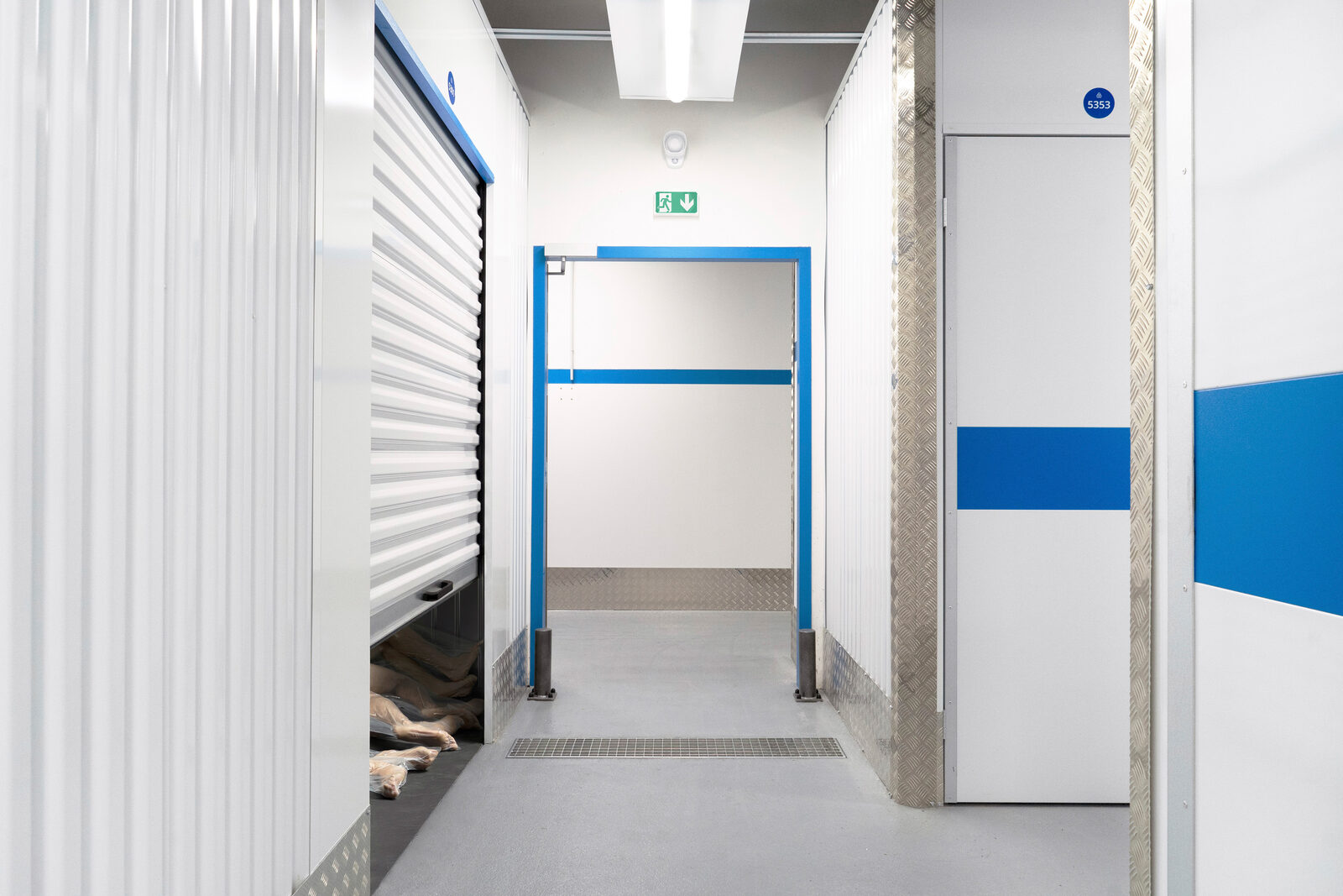 Image gallery Self-storage, Box 5301 by Fañch Le Bos