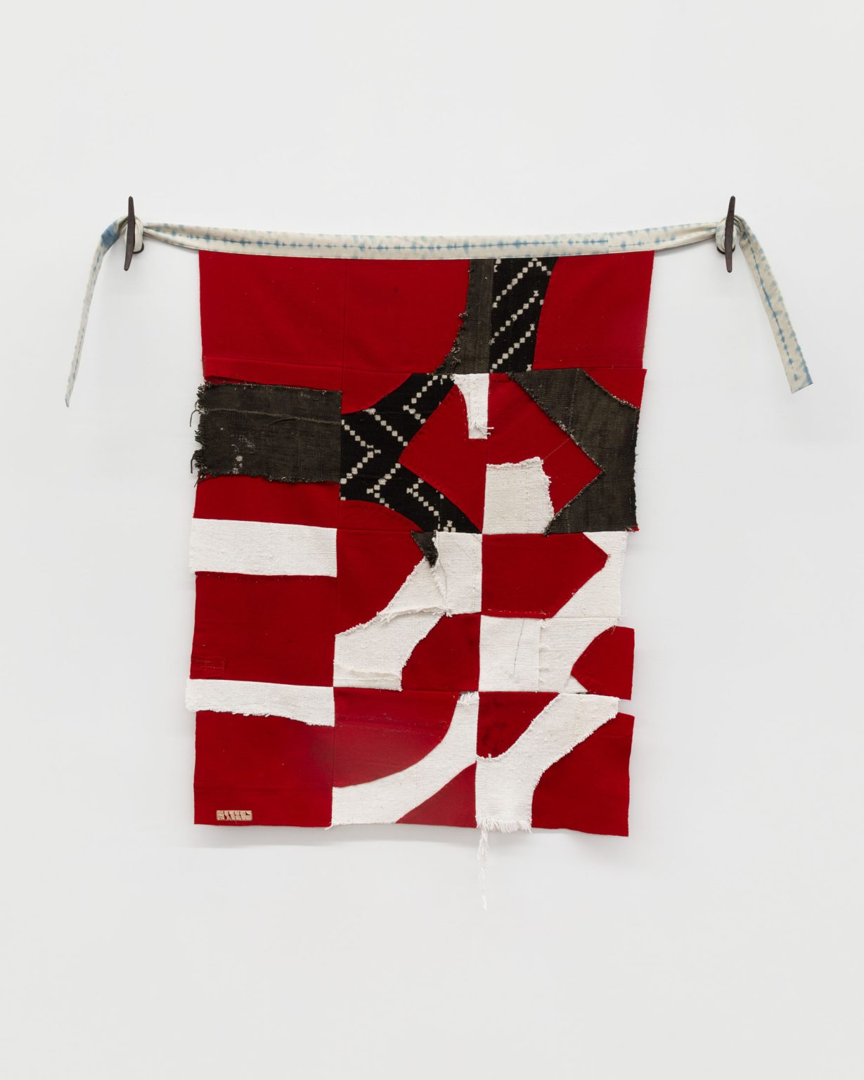 Image gallery Red Banner by Kern Samuel