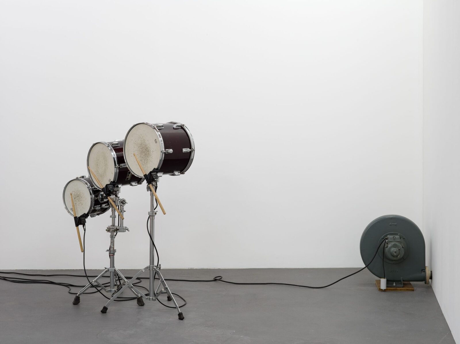 Image gallery Ensemble (Poids, Temps, Espace, Flux) by Mira M. Yang – installation view