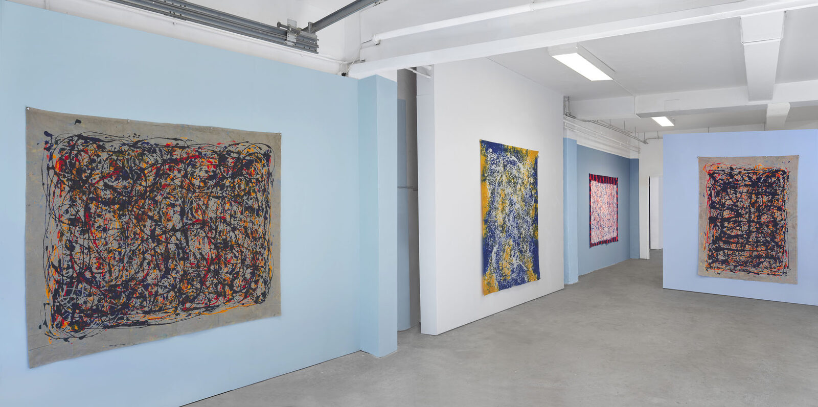 Image gallery Show me - What lies beyond the hills and the mountainsand the earth?