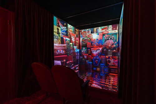 View featured exhibition Pip Greenaway | Too Much to Swallow at Galerie Ron Mandos