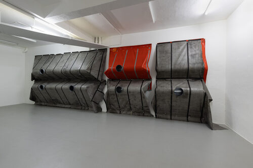 View featured exhibition MÁS GRAVES at Kunsthalle Lissabon
