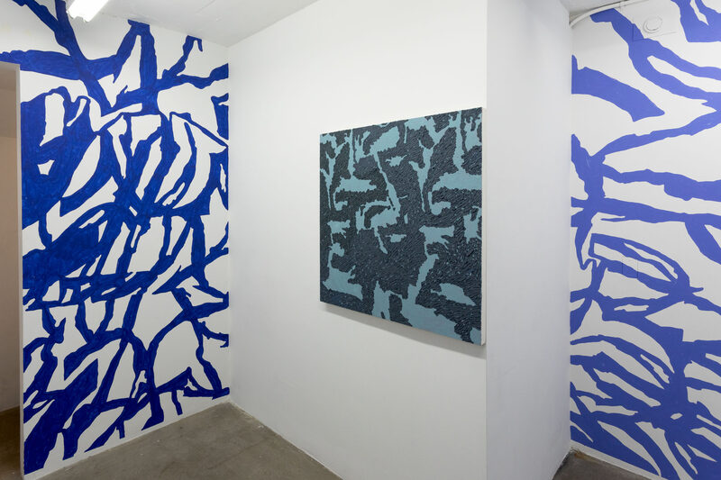 It splits off, gently lifting under the pull