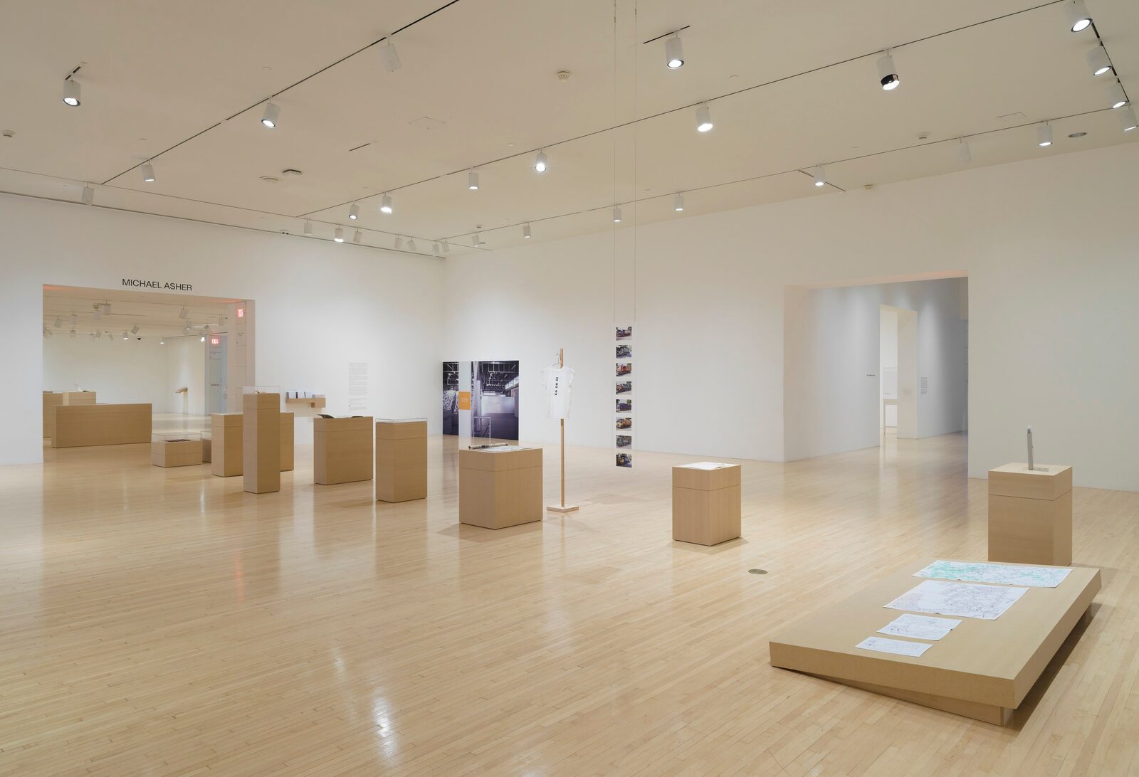 Image gallery Michael Asher