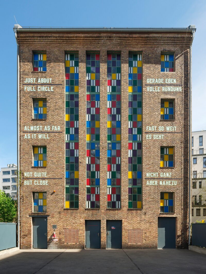 Trois En Un, Hauts-reliefs, Travaux Situés