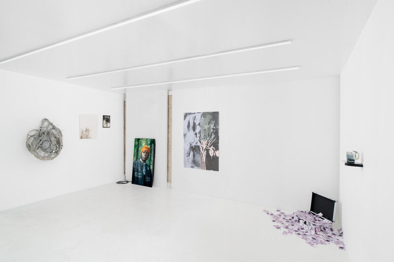 3 attendait déjà à l'intérieur du 2