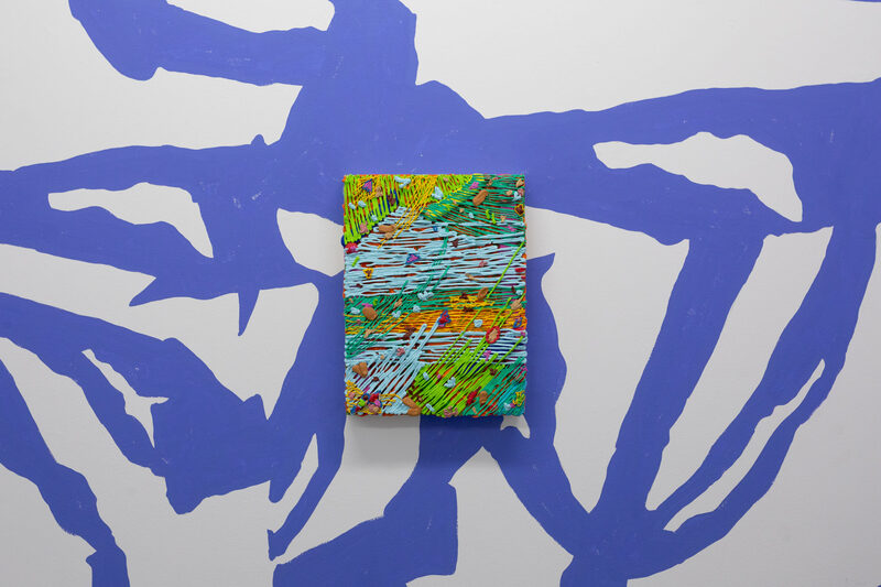 It splits off, gently lifting under the pull