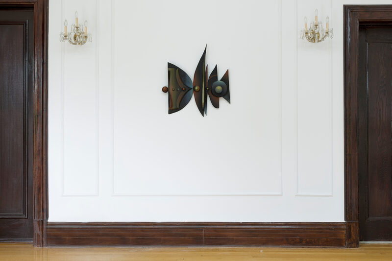Ultra-gentle manipulation of delicate structures